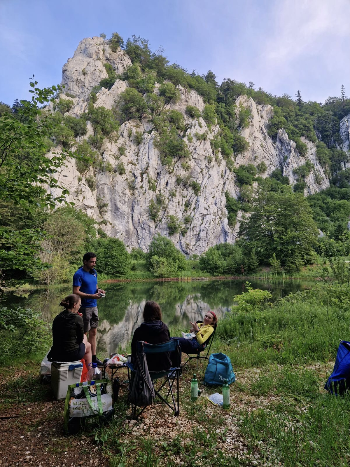 Lokacija drugog kampa, pokraj jezerca sa pogledom na sportake