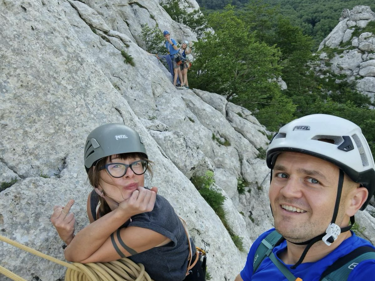 Na Debelom kuku, Sandra i Toni u smjeru Cuba Libre, Jura i Lucija Rolling Stonesa